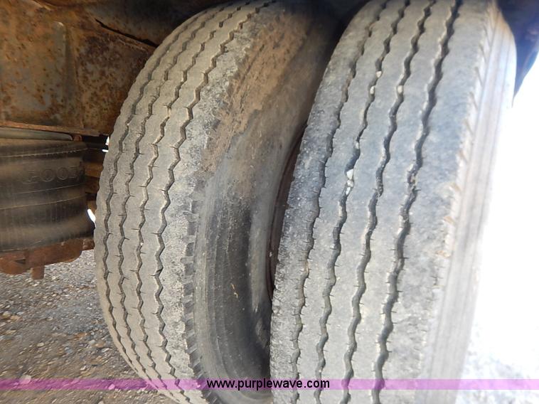 image for item I5175 1969 Brown dry van trailer