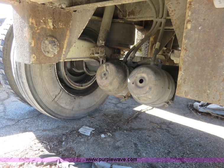 image for item K7024 1996 Utility flatbed trailer