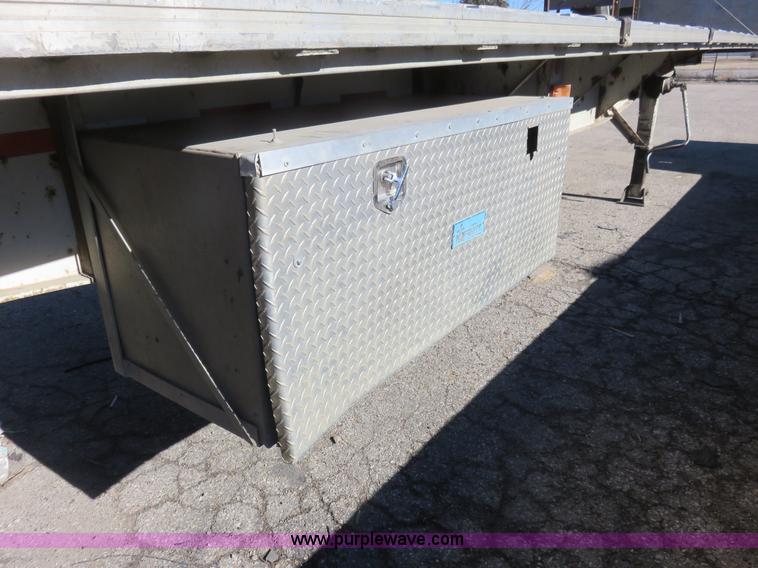 image for item K7024 1996 Utility flatbed trailer