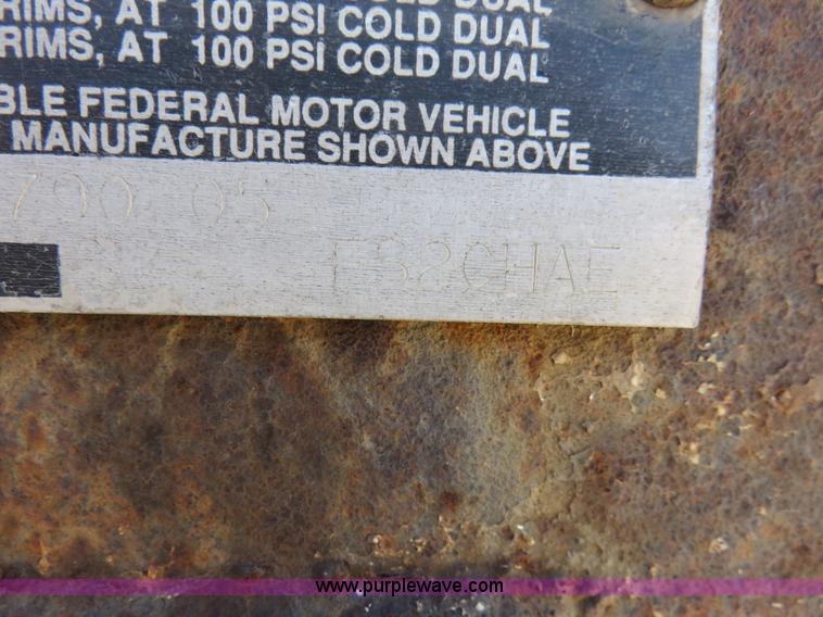 image for item K7024 1996 Utility flatbed trailer