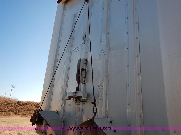 image for item K7295 1985 Merritt aluminum cattle pot trailer
