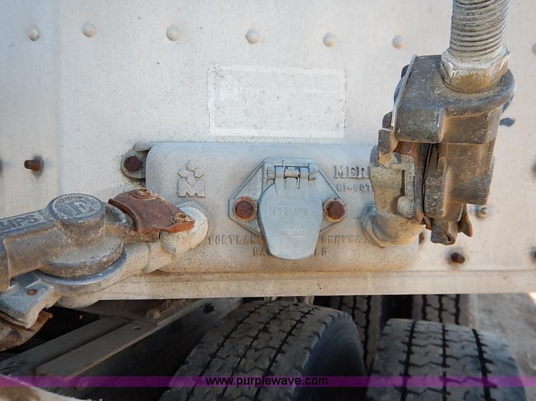 image for item K7295 1985 Merritt aluminum cattle pot trailer