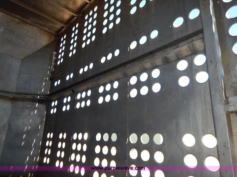 image for item K7295 1985 Merritt aluminum cattle pot trailer