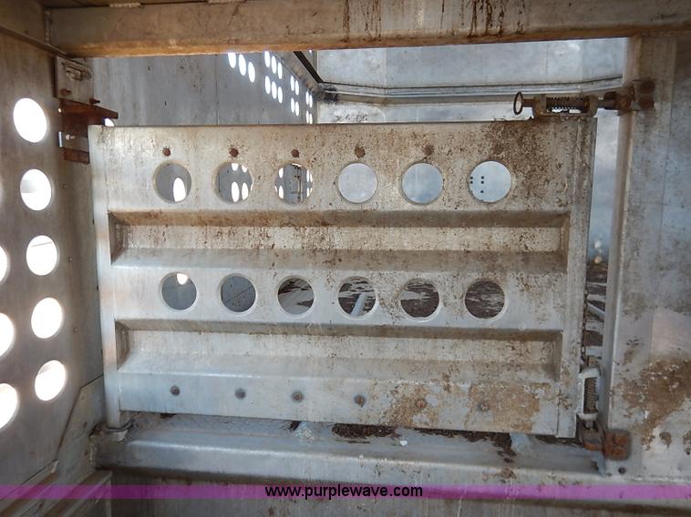 image for item K7295 1985 Merritt aluminum cattle pot trailer