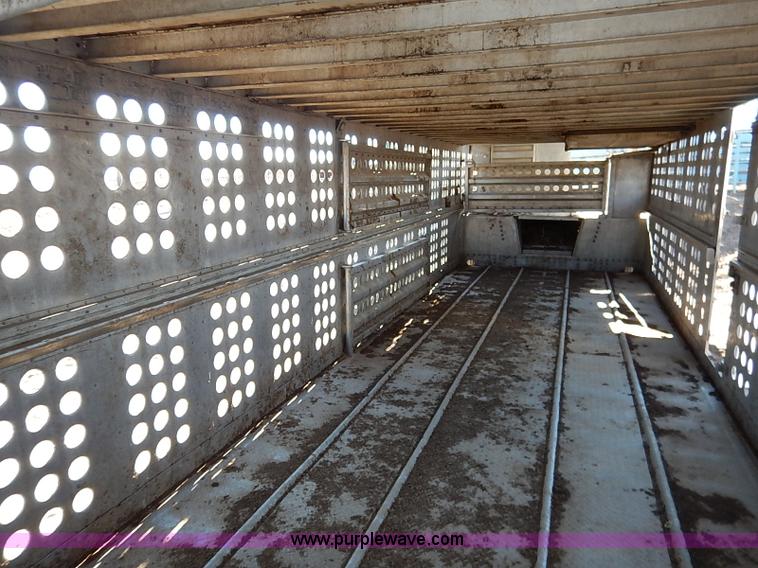 image for item K7295 1985 Merritt aluminum cattle pot trailer