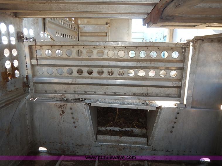 image for item K7295 1985 Merritt aluminum cattle pot trailer