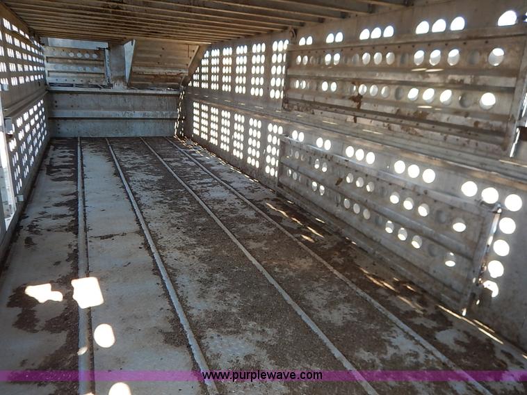 image for item K7295 1985 Merritt aluminum cattle pot trailer