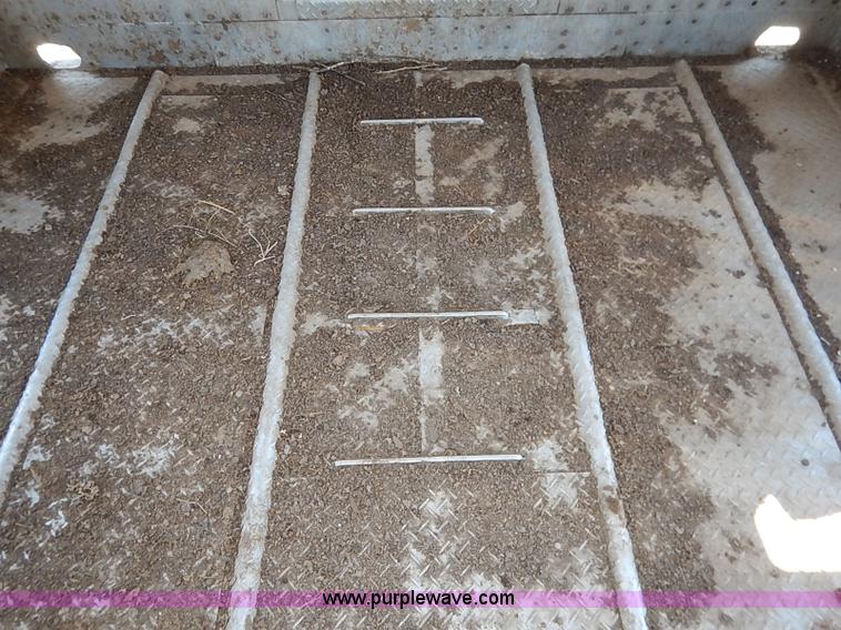 image for item K7295 1985 Merritt aluminum cattle pot trailer