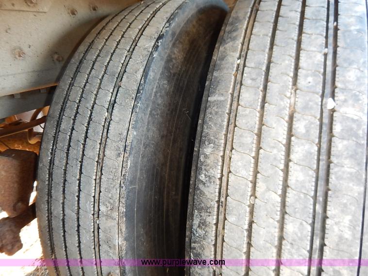 image for item K7295 1985 Merritt aluminum cattle pot trailer