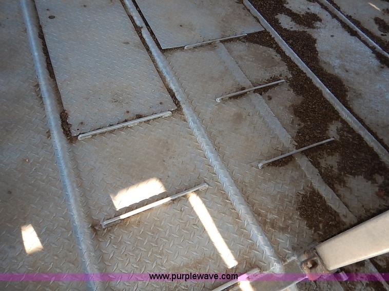 image for item K7295 1985 Merritt aluminum cattle pot trailer