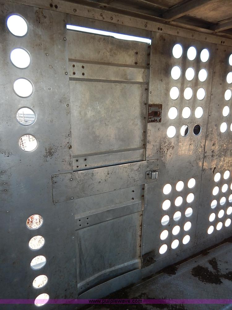 image for item K7295 1985 Merritt aluminum cattle pot trailer