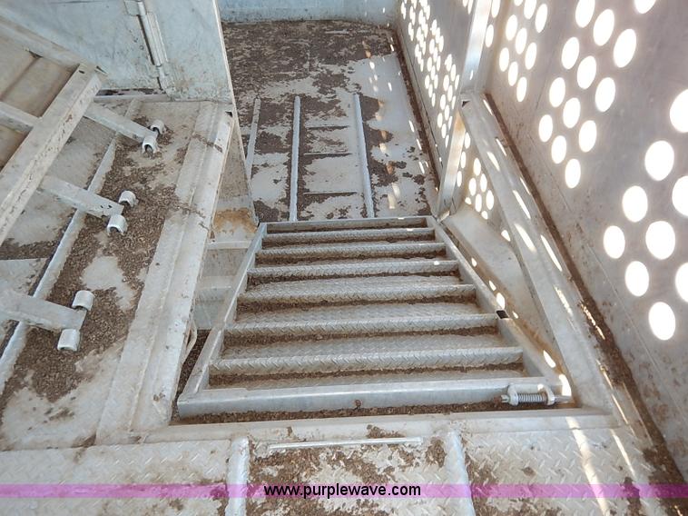 image for item K7295 1985 Merritt aluminum cattle pot trailer