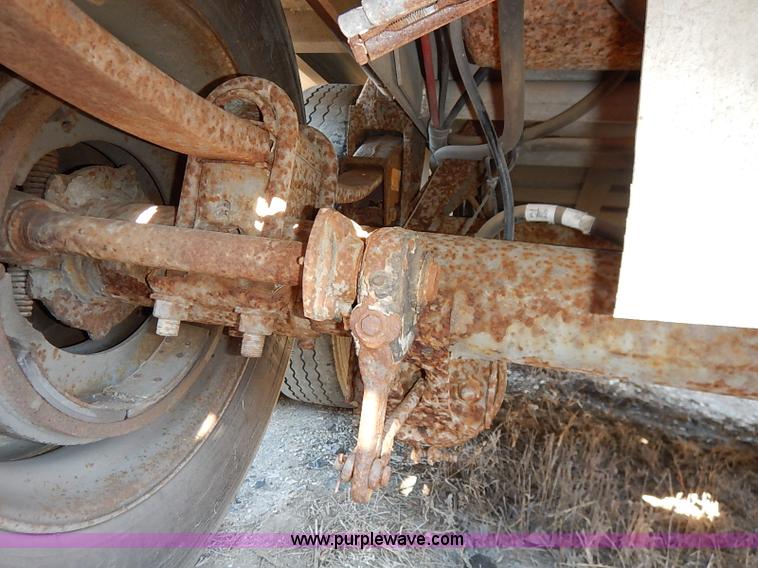 image for item K7295 1985 Merritt aluminum cattle pot trailer