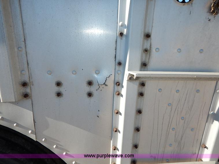 image for item K7295 1985 Merritt aluminum cattle pot trailer