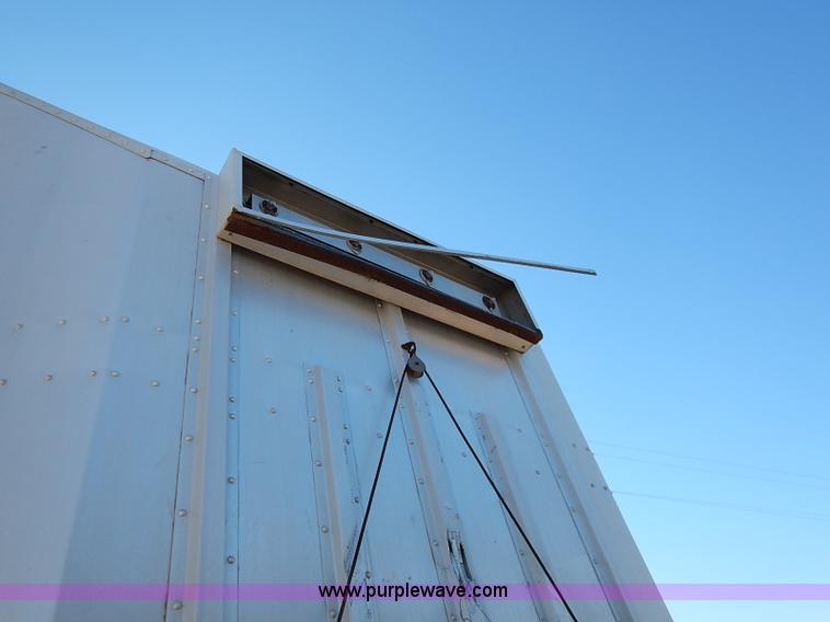 image for item K7295 1985 Merritt aluminum cattle pot trailer