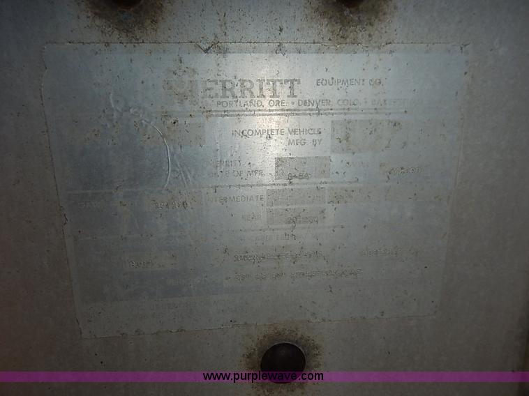 image for item K7295 1985 Merritt aluminum cattle pot trailer