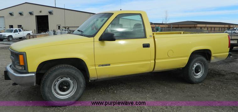 image for item AQ9343 1997 Chevrolet 1500 pickup truck