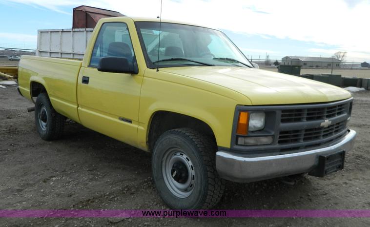 image for item AQ9343 1997 Chevrolet 1500 pickup truck