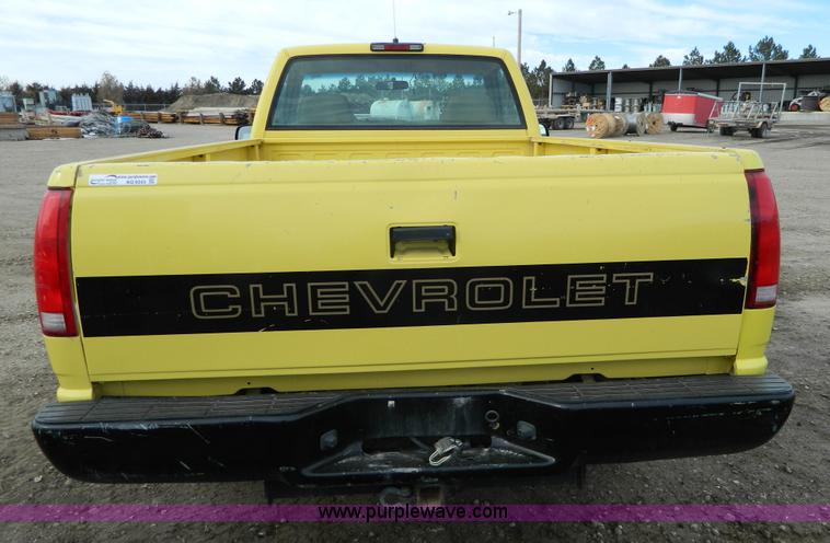 image for item AQ9343 1997 Chevrolet 1500 pickup truck