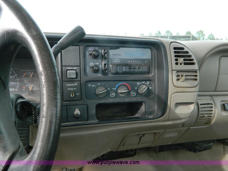 image for item AQ9343 1997 Chevrolet 1500 pickup truck