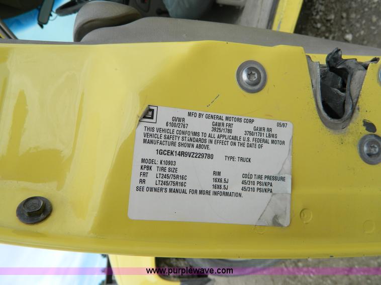 image for item AQ9343 1997 Chevrolet 1500 pickup truck