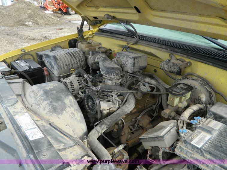 image for item AQ9343 1997 Chevrolet 1500 pickup truck