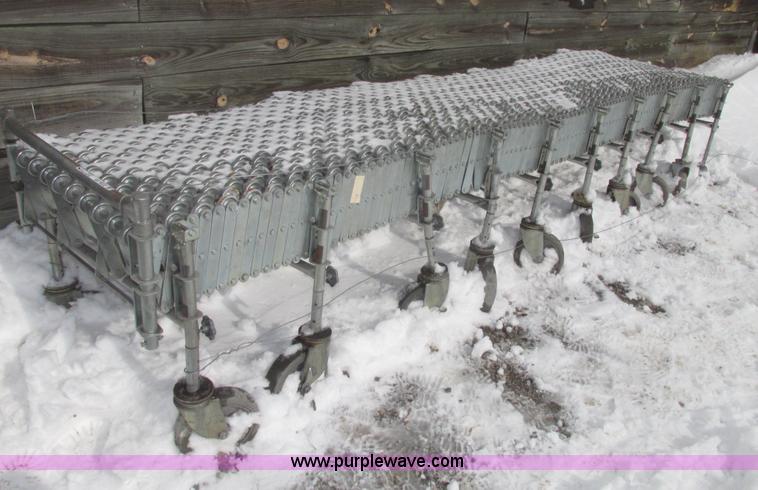 image for item AV9222 Expandable roller conveyor