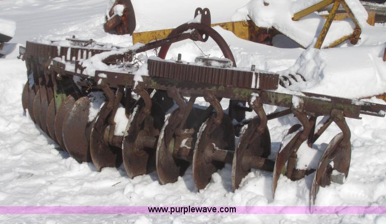 image for item AV9224 8"W disk