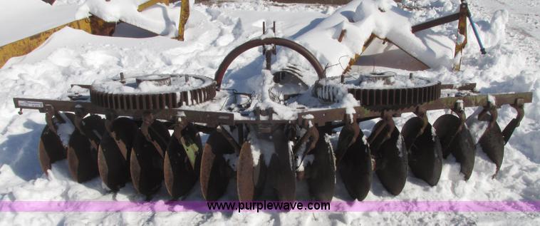 image for item AV9224 8"W disk