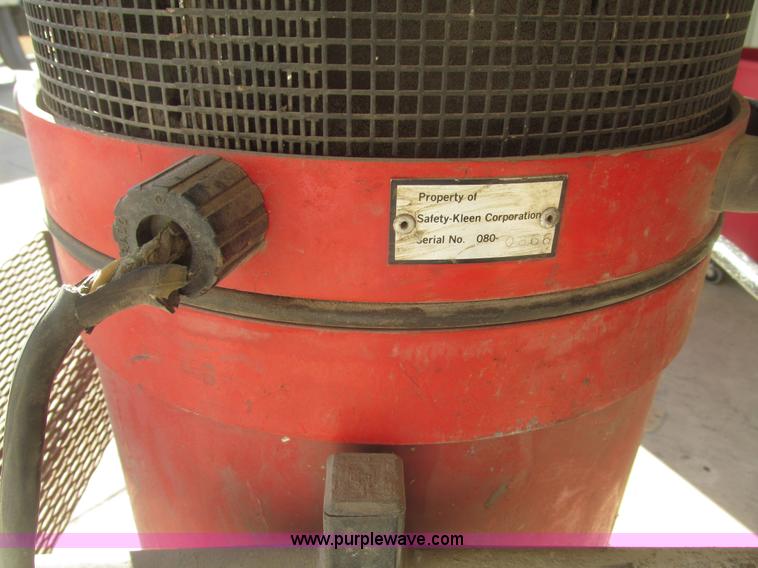 Safety Kleen sandblaster recovery vacuum in Lincoln, NE Item AV9228