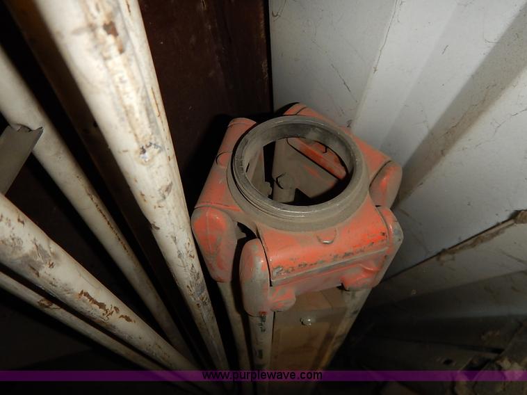 image for item AV9582 Assorted surveying equipment