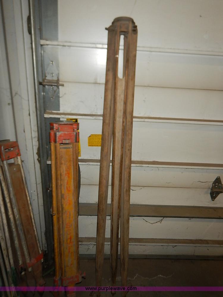 image for item AV9582 Assorted surveying equipment