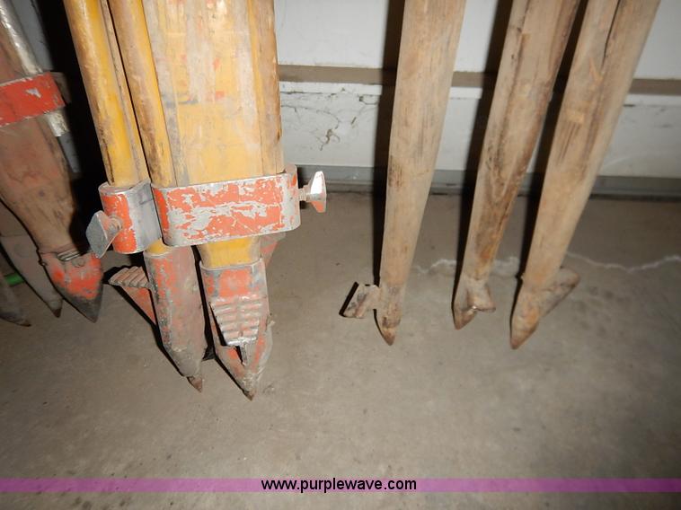 image for item AV9582 Assorted surveying equipment