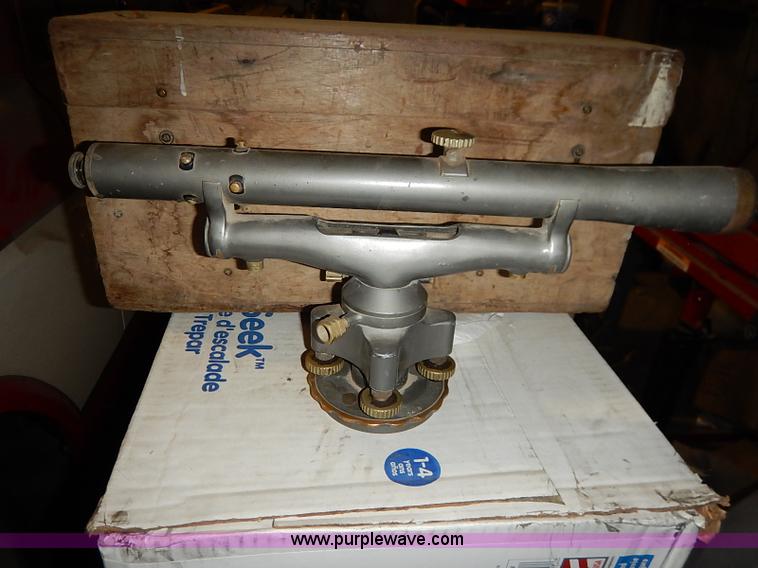 image for item AV9582 Assorted surveying equipment