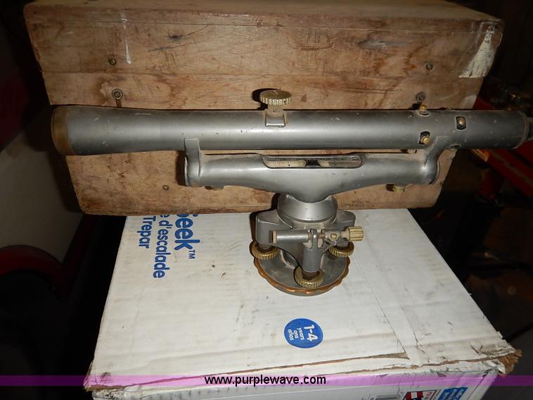 image for item AV9582 Assorted surveying equipment