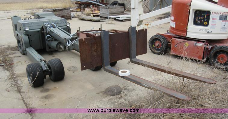 image for item AV9966 Ammo telehandler