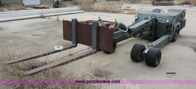 image for item AV9966 Ammo telehandler