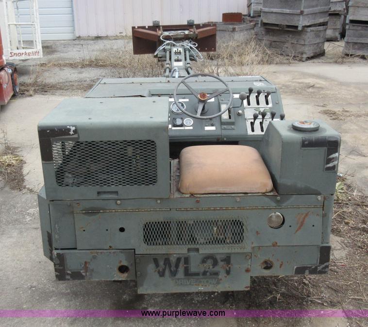 image for item AV9966 Ammo telehandler