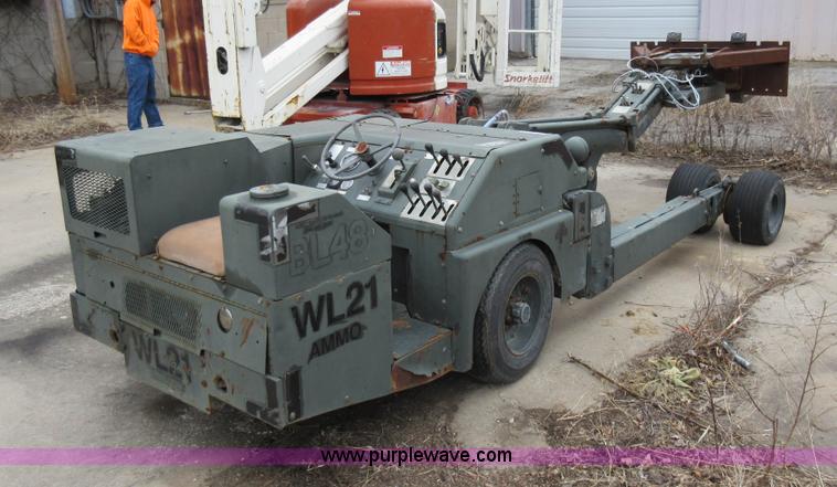 image for item AV9966 Ammo telehandler