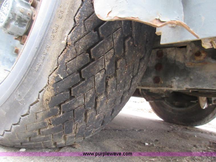 image for item AV9966 Ammo telehandler