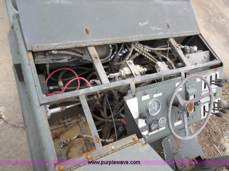 image for item AV9966 Ammo telehandler