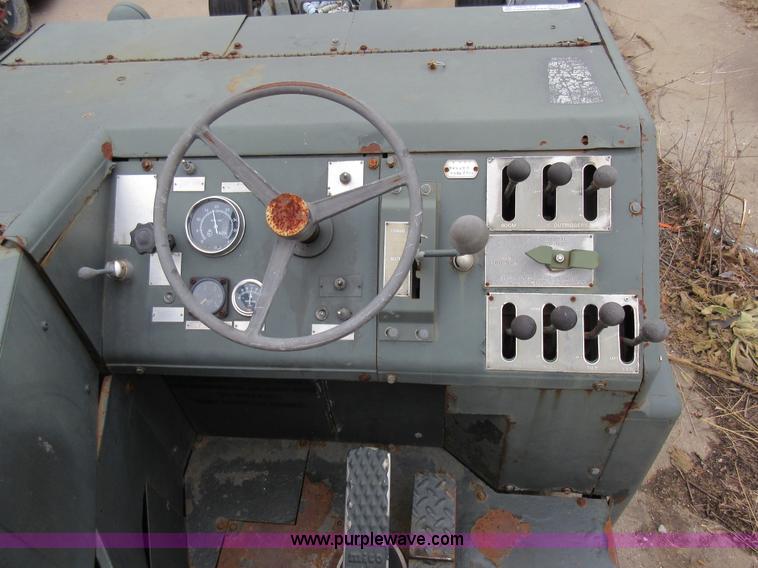 image for item AV9966 Ammo telehandler