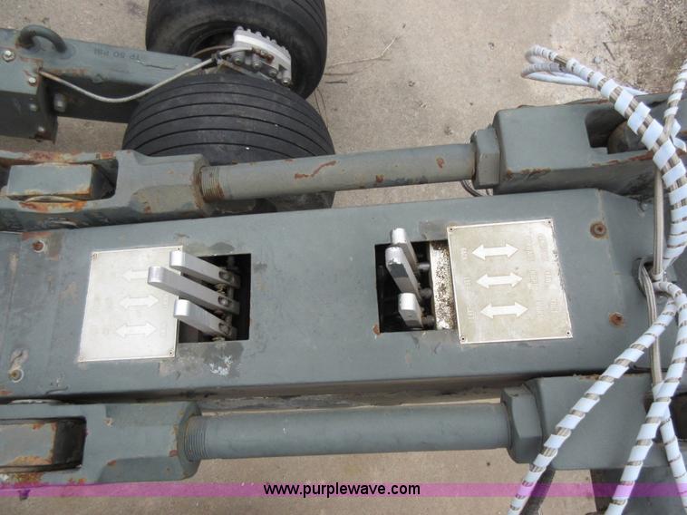 image for item AV9966 Ammo telehandler