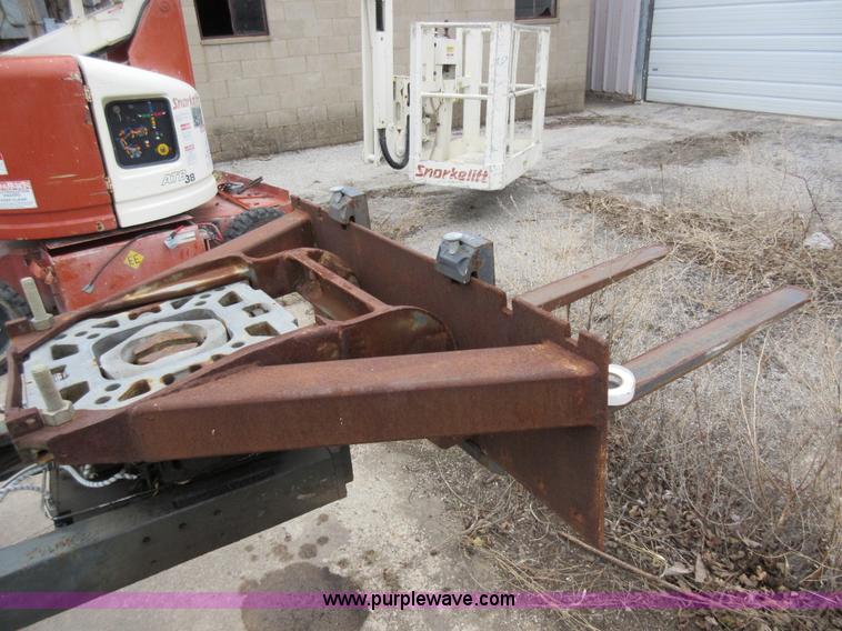 image for item AV9966 Ammo telehandler