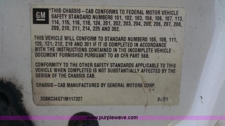 image for item AV9983 2001 Chevrolet Silverado 3500 flatbed truck