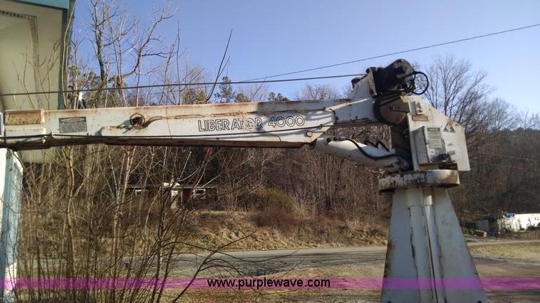 image for item AV9983 2001 Chevrolet Silverado 3500 flatbed truck