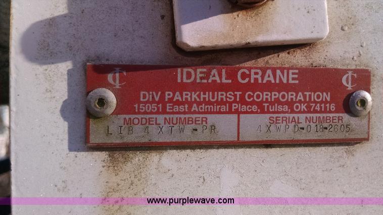 image for item AV9983 2001 Chevrolet Silverado 3500 flatbed truck