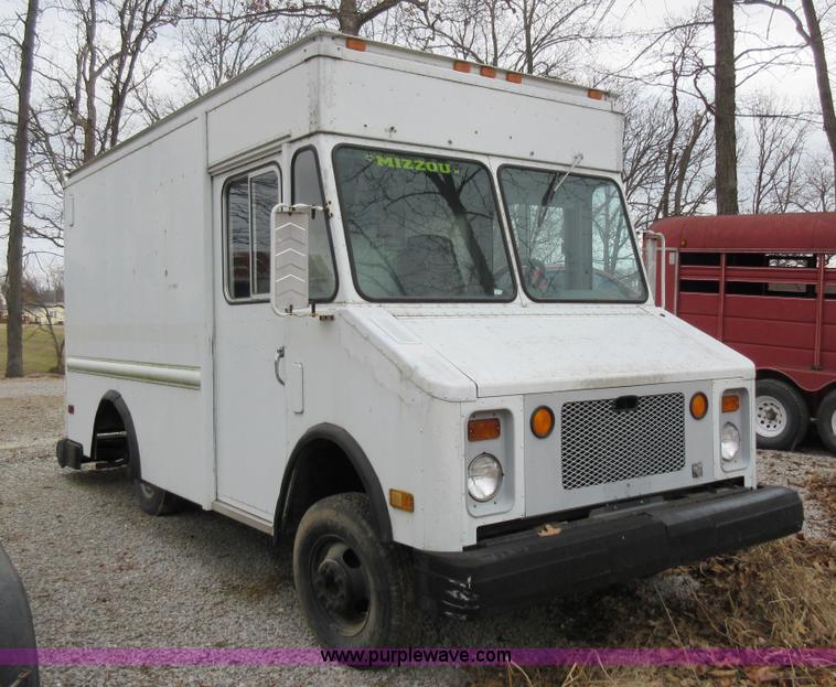 image for item AV9997 1988 Chevrolet delivery truck