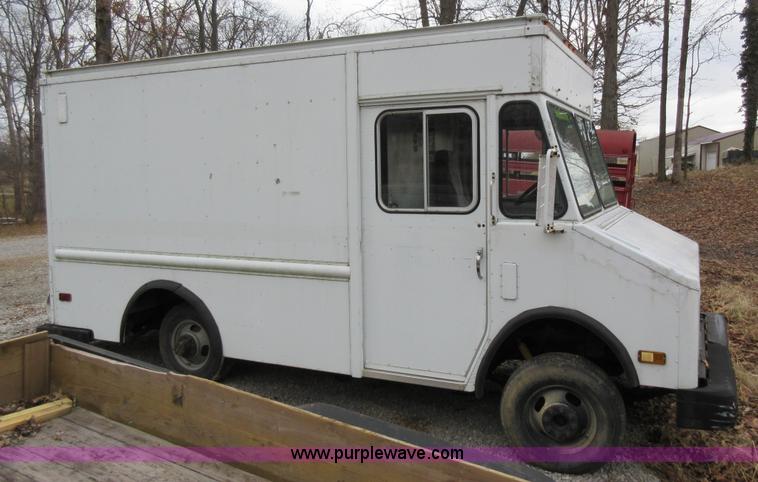 image for item AV9997 1988 Chevrolet delivery truck