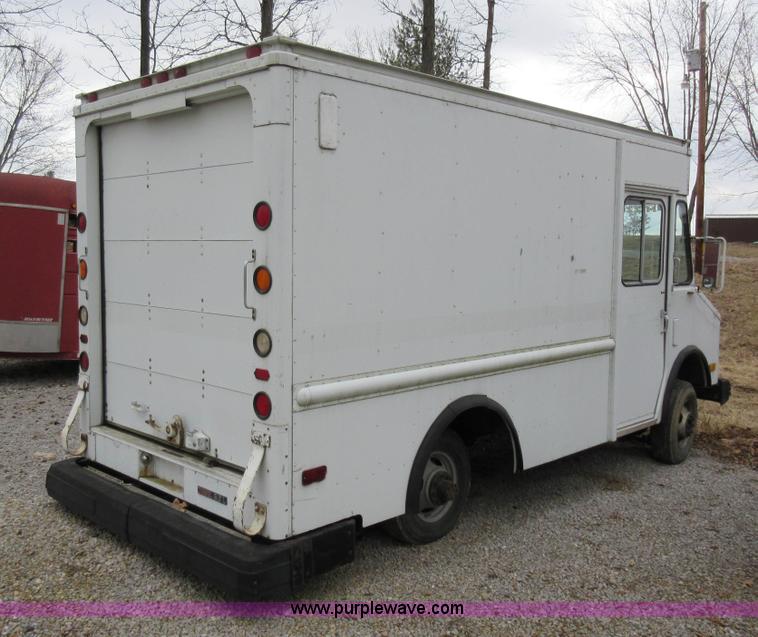 image for item AV9997 1988 Chevrolet delivery truck